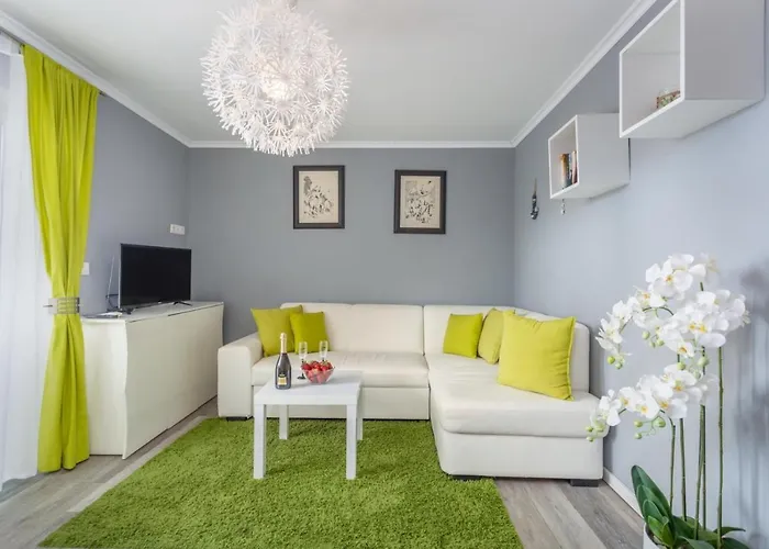 In With Sea View, Balcony, Air Conditioning, Wifi Apartment Njivice