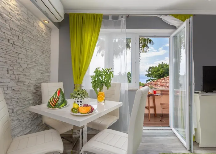In With Sea View, Balcony, Air Conditioning, Wifi Apartment