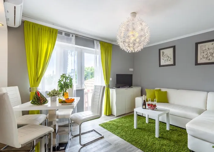 In With Sea View, Balcony, Air Conditioning, Wifi *