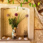 In With Sea View, Balcony, Air Conditioning, Wifi Appartamento