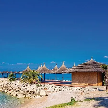 In With Sea View, Balcony, Air Conditioning, Wifi Appartamento
